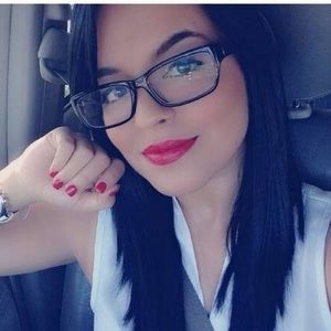 Meet your Posher, Paola